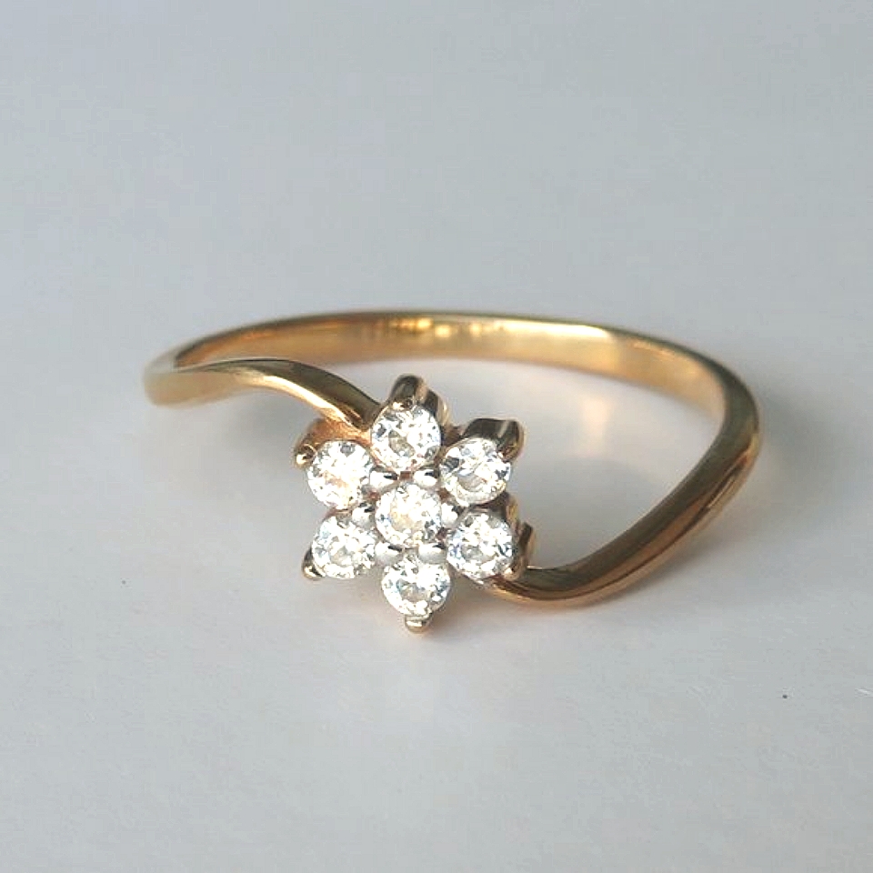 Flower Sparkling Fianite In 14k Rose Gold Ring. Size 7.5